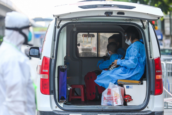 Giám đốc Sở Y tế Hà Nội: Điều trị F0 nhẹ tại nhà là quyết định quan trọng - 2