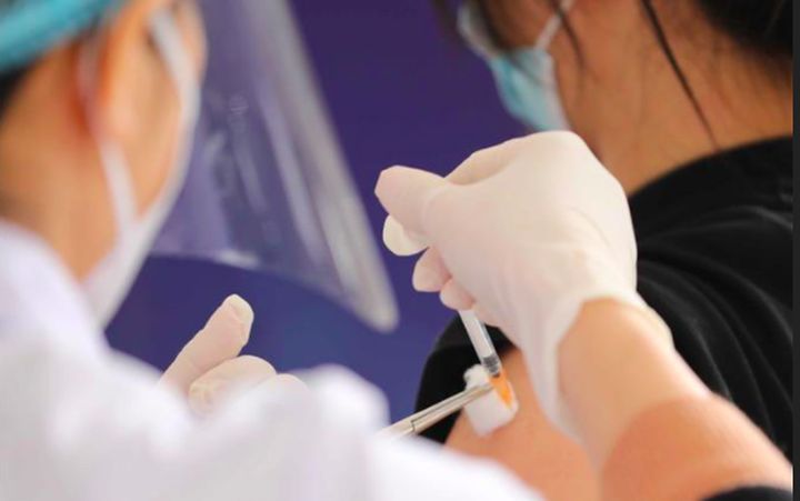 Bộ Y tế: Nữ sinh lớp 9 ở Hà Nội tử vong không liên quan đến vaccine COVID-19 - 1