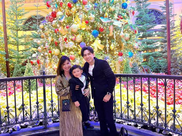 Đan Trường đi chơi với vợ cũ và con trai dịp sinh nhật 45 tuổi - 2