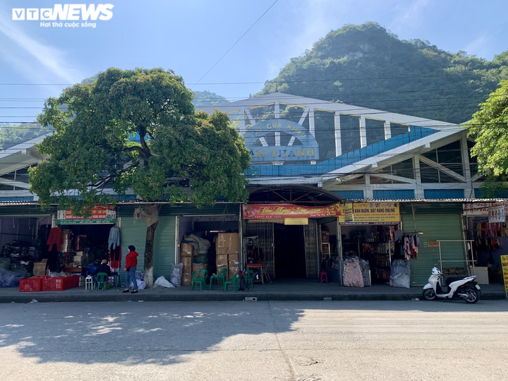 Ảnh: Cảnh đìu hiu khó tin trong 'thiên đường mua sắm' Tân Thanh, Lạng Sơn - 1