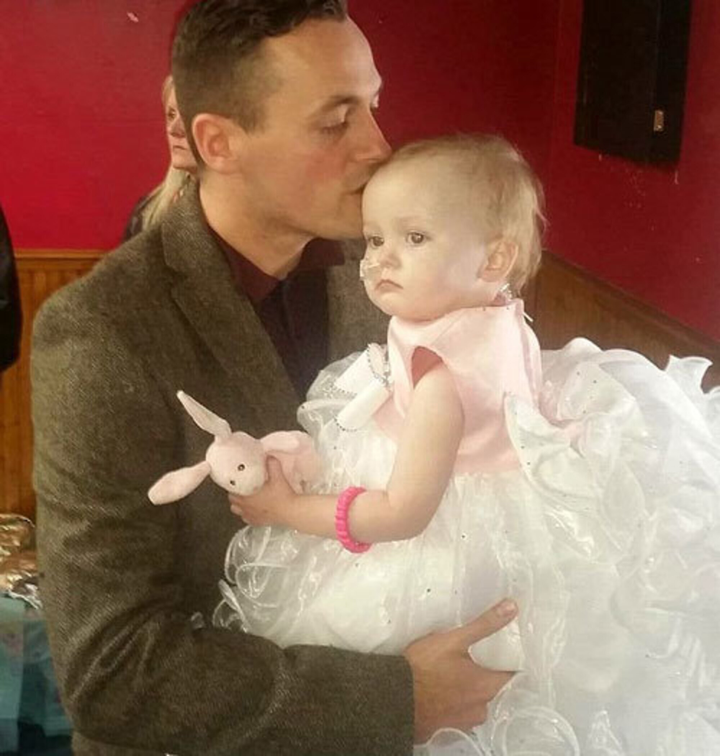 Người bố ‘làm đám cưới’ với con gái 16 tháng tuổi để giữ một lời hứa - 5