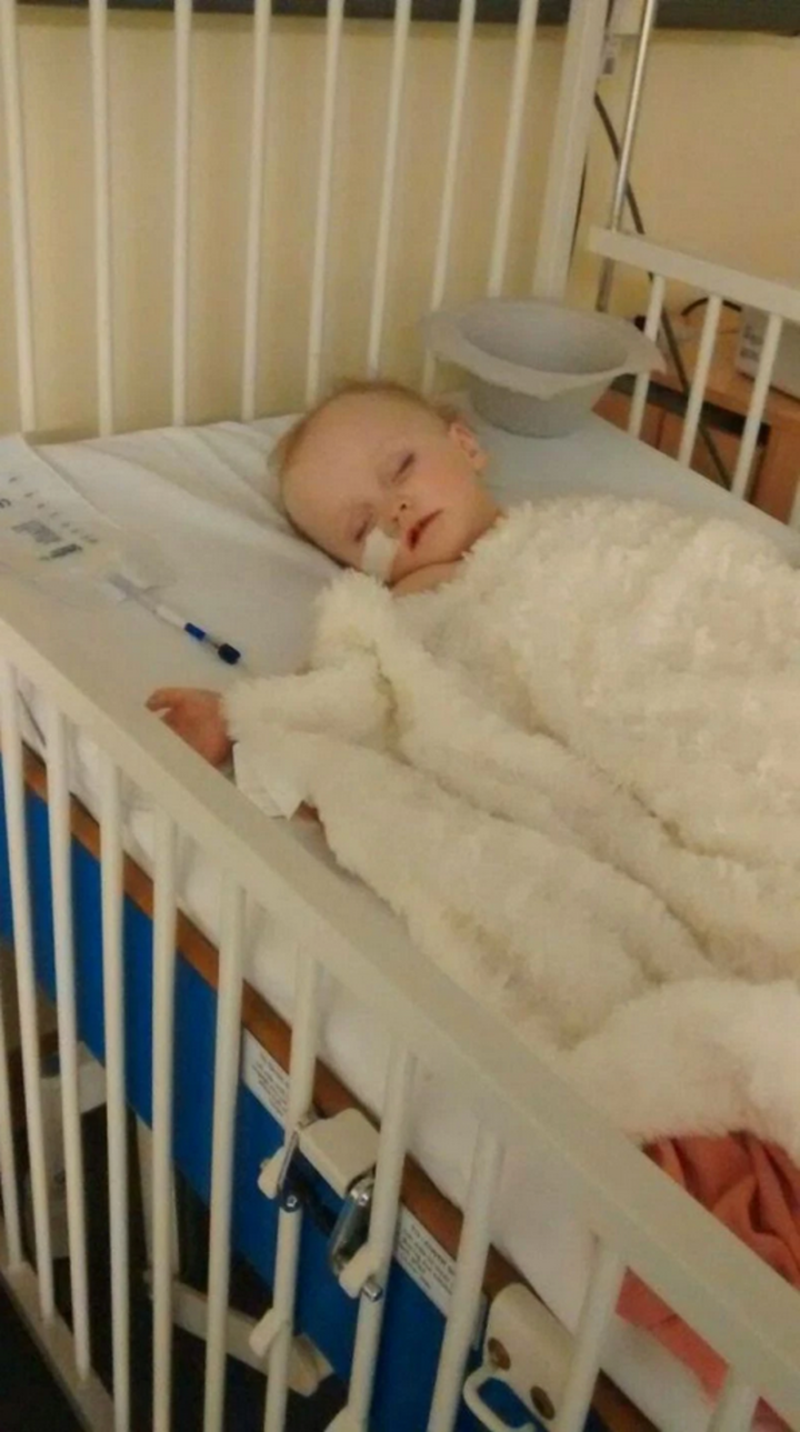 Người bố ‘làm đám cưới’ với con gái 16 tháng tuổi để giữ một lời hứa - 2