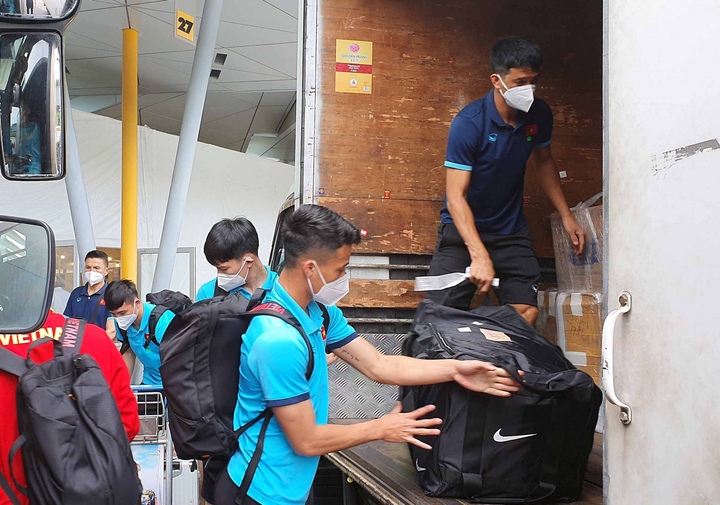 Tuyển Việt Nam đến Singapore, sẵn sàng chinh phục AFF Cup 2020 - 5