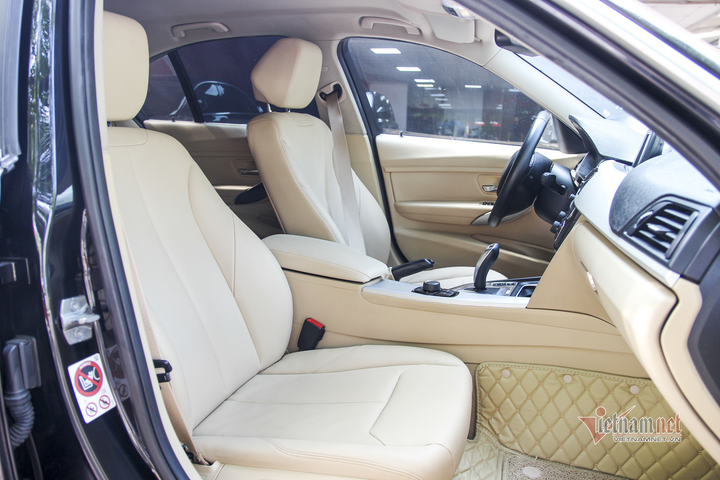 Xe sang BMW 320i sau 5 năm mất giá 700 triệu đồng Xe sang BMW 320i đi 5 năm mất giá 700 triệu đồng - 5