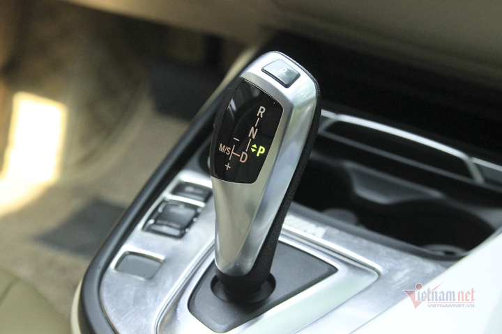 Xe sang BMW 320i sau 5 năm mất giá 700 triệu đồng Xe sang BMW 320i đi 5 năm mất giá 700 triệu đồng - 6