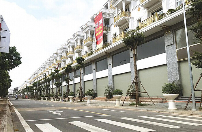 Shophouse hàng chục tỷ đồng ế ẩm, nhà đầu tư đứng ngồi không yên - 1