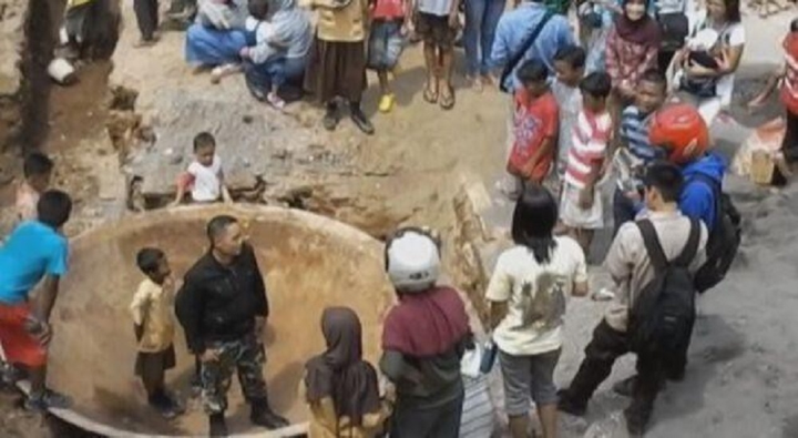 Đào móng xây nhà, phát hiện cổ vật khổng lồ kỳ lạ - 2