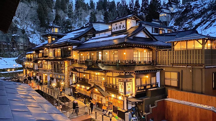 Lạc vào thế giới cổ tích ở thị trấn suối nước nóng đẹp nhất Nhật Bản - 3