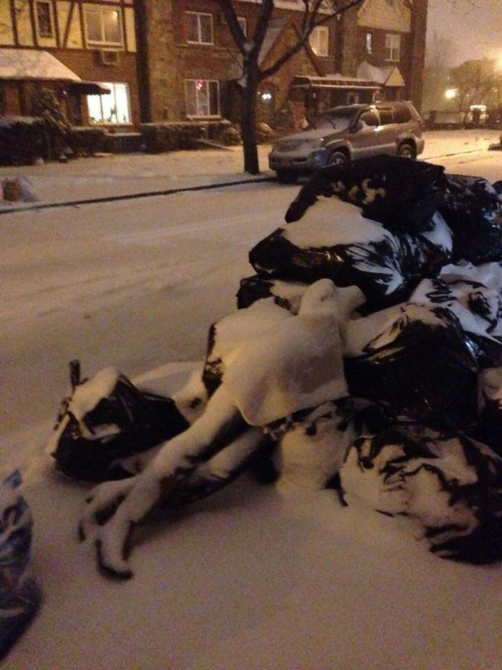 Giật mình với những hình ảnh dễ gây hiểu lầm không dành cho người nhát gan - 3