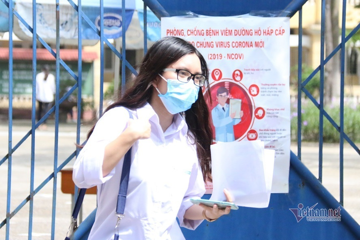 Hà Nội chuẩn bị cho học sinh lớp 10, 11, 12 trở lại trường thế nào? - 1