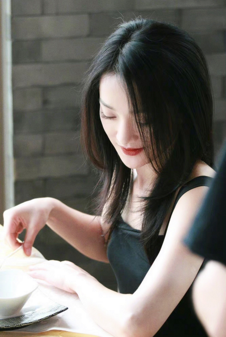 Châu Tấn gây bão mạng bởi loạt ảnh hậu trường 10 năm trước - 1