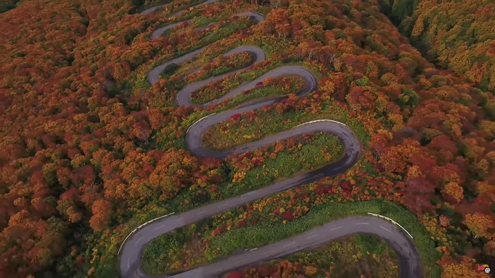 'Nghẹt thở' với cung đường ngoằn ngoèo dài bất tận chạy thẳng đến chân trời - 6