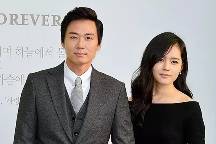 Bố chồng khen Han Ga In 'ở nhà vẫn xinh và tốt' - 3