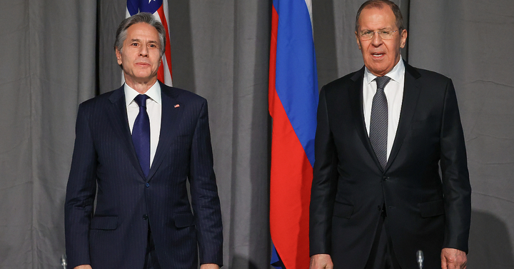 Gặp nhau, ngoại trưởng Nga - Mỹ đấu khẩu về Ukraine - 1