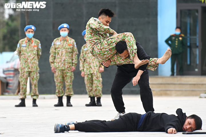 Chiến sĩ mũ nồi xanh Việt Nam phô diễn sức mạnh võ thuật đỉnh cao - 10