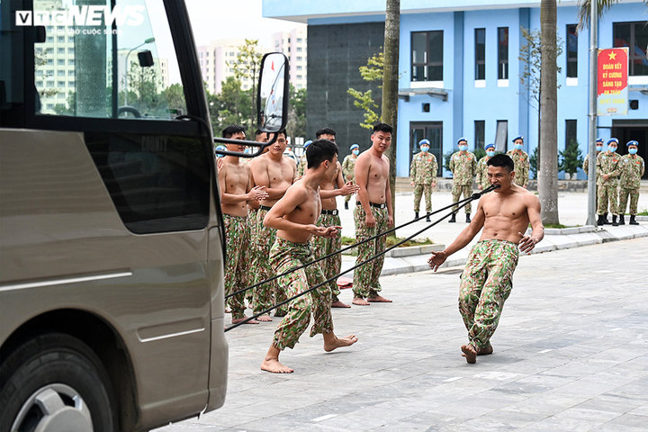 Chiến sĩ mũ nồi xanh Việt Nam phô diễn sức mạnh võ thuật đỉnh cao - 11