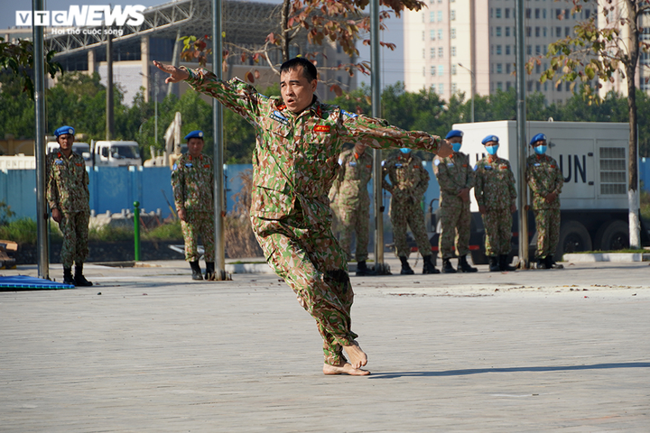 Chiến sĩ mũ nồi xanh Việt Nam phô diễn sức mạnh võ thuật đỉnh cao - 7