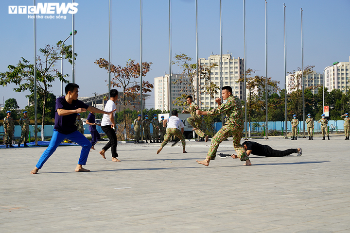 Chiến sĩ mũ nồi xanh Việt Nam phô diễn sức mạnh võ thuật đỉnh cao - 9