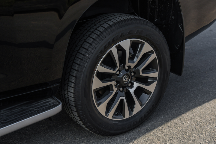 Chi tiết Toyota Land Cruiser Prado 2021 giá hơn 2,5 tỷ đồng - 7