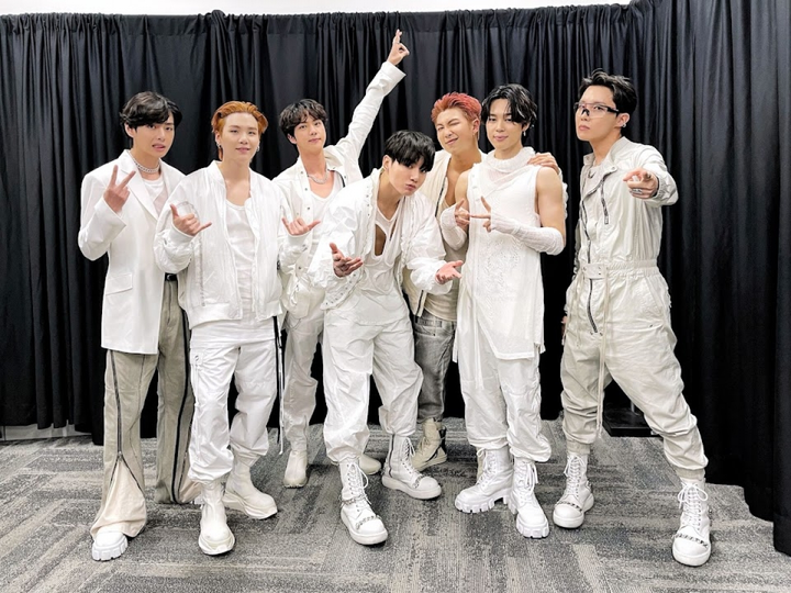BTS lập kỷ lục bán vé khi thu 33,3 triệu USD sau 4 đêm diễn - 2