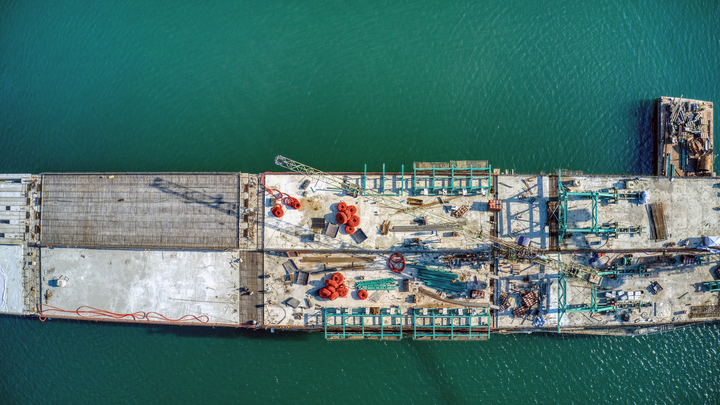 Cận cảnh cầu vượt biển dài 1.500m vừa hợp long ở Quảng Ninh - 6