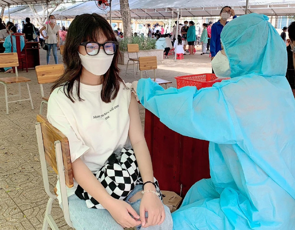 Dịch COVID-19 nóng ở 5 tỉnh, thành miền Tây, Bộ Y tế điều y bác sĩ chi viện - 2