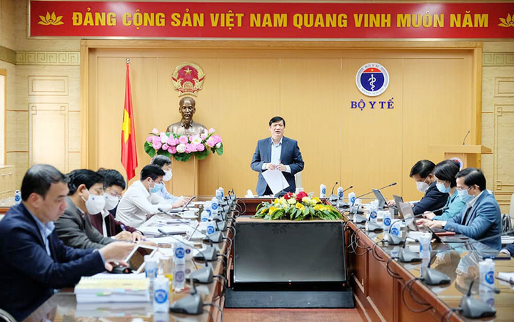 Dịch COVID-19 nóng ở 5 tỉnh, thành miền Tây, Bộ Y tế điều y bác sĩ chi viện - 1