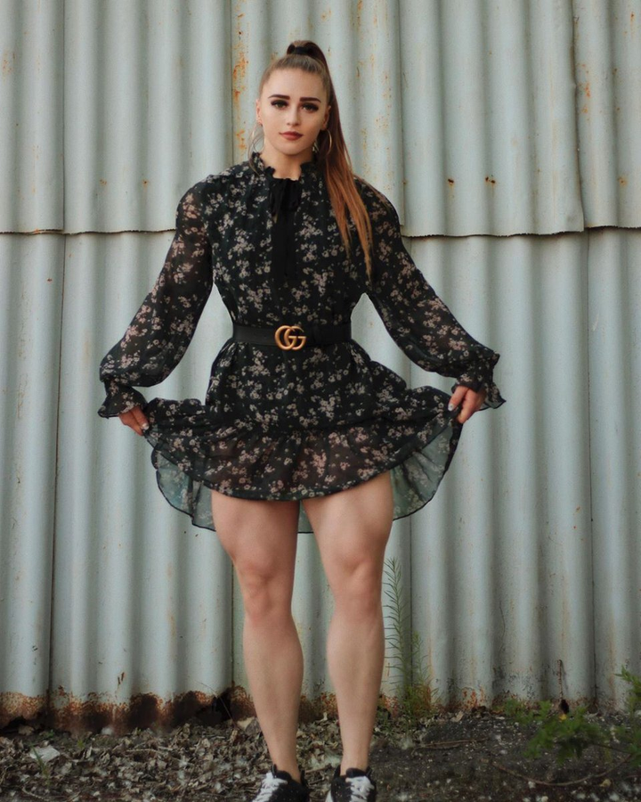 Cô gái có gương mặt búp bê với thân hình cuồn cuộn cơ bắp, 17 tuổi đã vô địch TG - 7