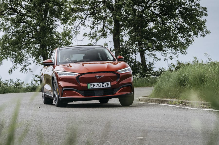 10 mẫu xe điện cho gia đình tốt nhất năm 2021 - 4