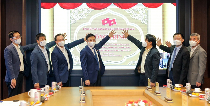 Các công trình, hoạt động Dầu khí rộn ràng cán đích - 4