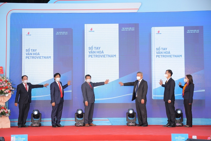 Các công trình, hoạt động Dầu khí rộn ràng cán đích - 10