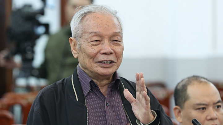 Bỗng dưng 'được' vay tiền, biến thành con nợ - 1