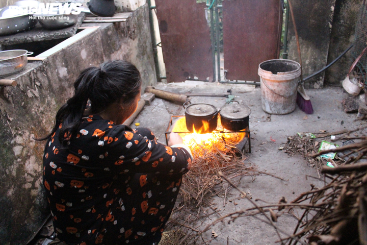 Cuộc đời khổ như chị Dậu của người phụ nữ có ‘bàn chân voi', da lột như da rắn - 2