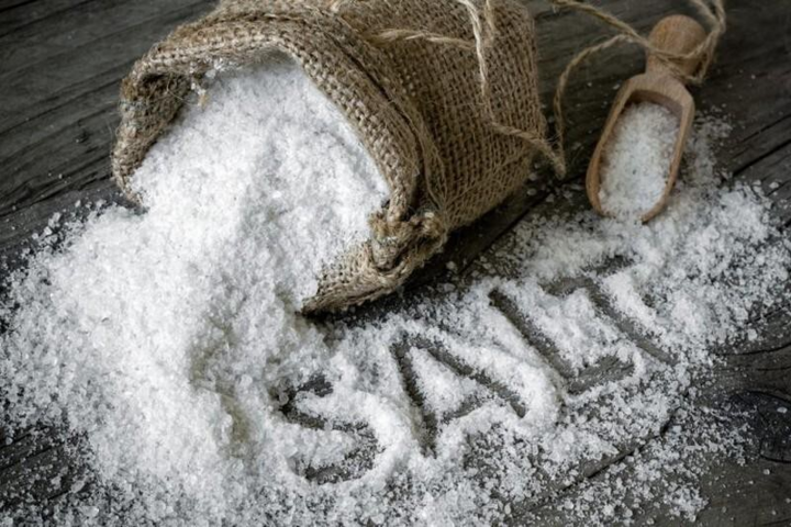 Cơ thể sẽ ra sao nếu bị thừa muối? - 1