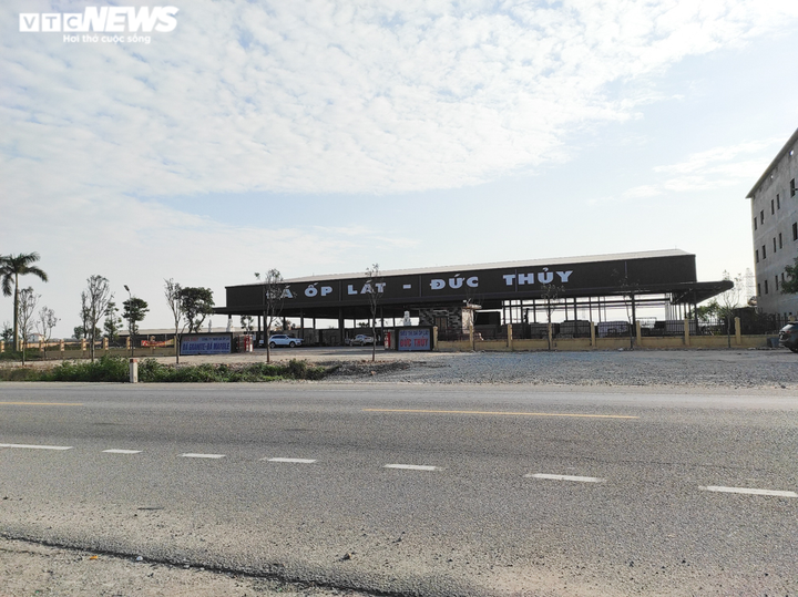 Dính nhiều vi phạm, siêu thị đá Granite ở Hà Tĩnh vẫn phớt lờ lệnh cấm thi công - 1