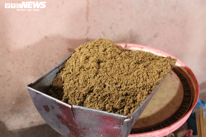 Ảnh: Làng làm hương từ 36 vị thuốc Bắc tất bật vào vụ Tết - 3