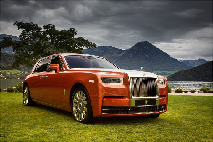 Siêu xe Rolls-Royce Phantom VIII sở hữu màu nhụy hoa Nghệ Tây độc đáo - 2