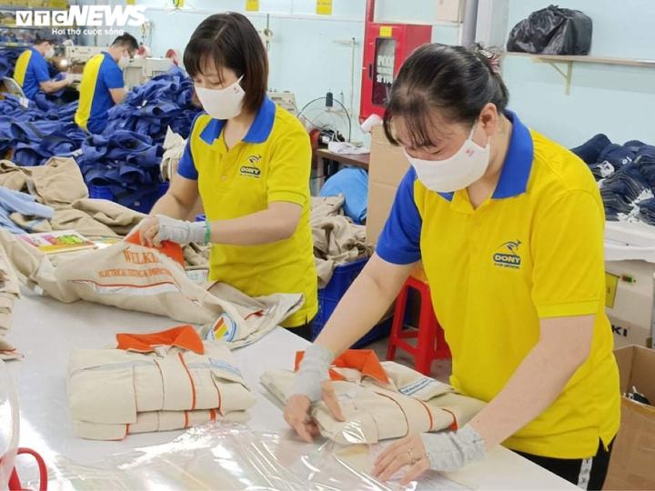 Chủ tịch TP.HCM: Gói an sinh xã hội thời gian qua 'chưa tròn' với người dân - 2