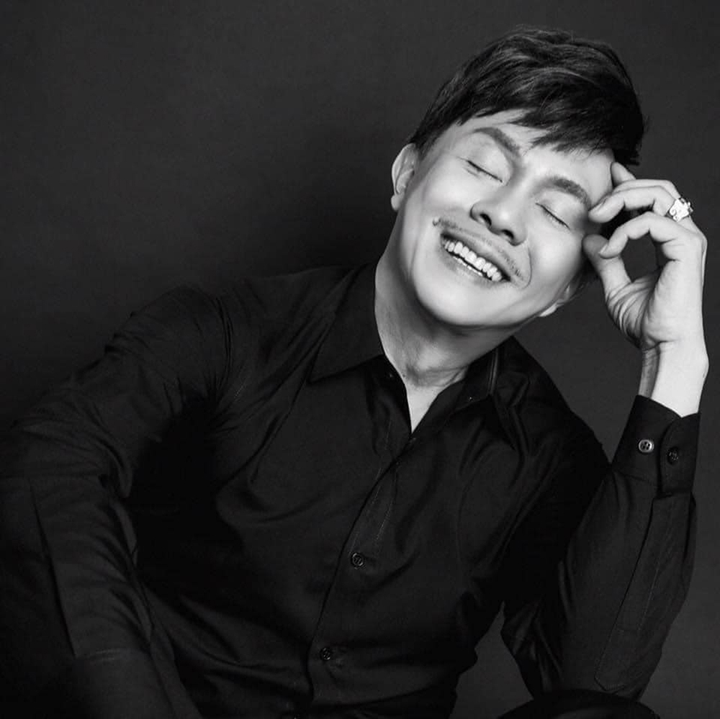 Ngày này năm trước: Vbiz bàng hoàng, người thân suy sụp vì cố NS Chí Tài qua đời - 4