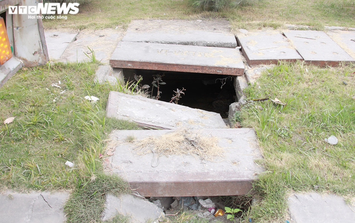 Ảnh: Hiểm họa trên tuyến đường qua khu công nghiệp lớn nhất Hải Phòng - 21