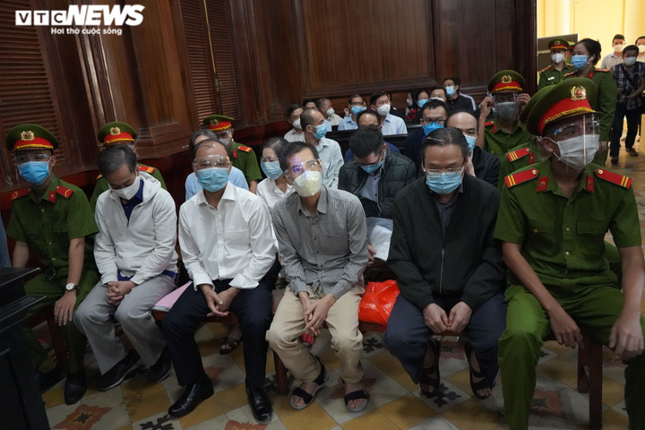 Cựu Phó Chủ tịch TP.HCM Trần Vĩnh Tuyến: Không có chuyện biết sai mà vẫn ký - 1