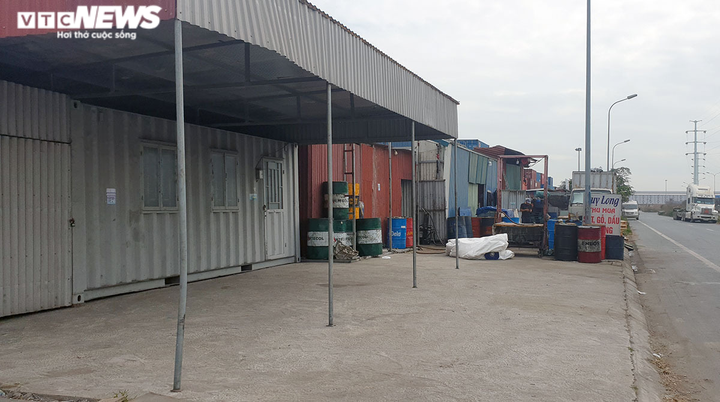 Ảnh: Hiểm họa trên tuyến đường qua khu công nghiệp lớn nhất Hải Phòng - 9