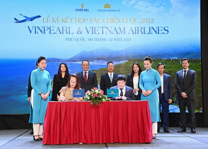 Vietnam Airlines hợp tác Vinpearl phát triển sản phẩm hàng không du lịch an toàn - 1