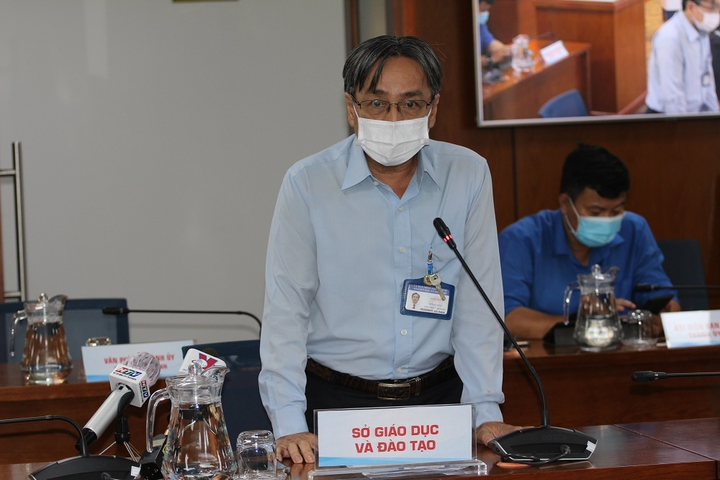 Gần 80% phụ huynh lớp 9, 12 ở TP.HCM đồng thuận cho con đi học trực tiếp - 1