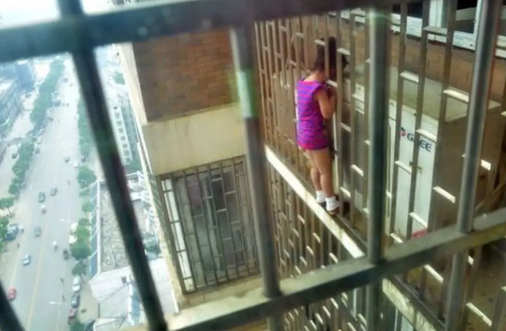 Không thể nhịn cười với các pha mắc kẹt vừa đáng thương vừa hài hước - 10