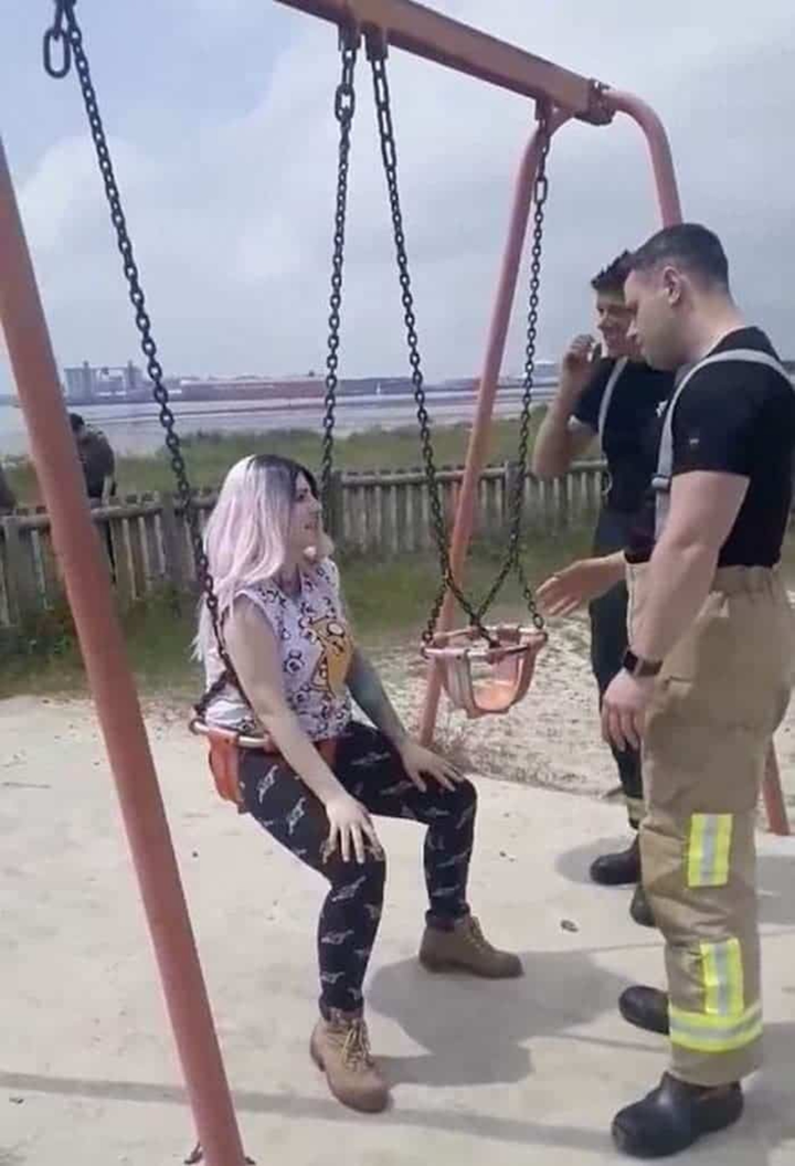 Không thể nhịn cười với các pha mắc kẹt vừa đáng thương vừa hài hước - 3