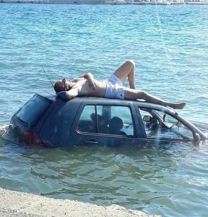 Cười xỉu với những hình ảnh ngớ ngẩn được hội hóng chuyện vô tình chụp lại - 6