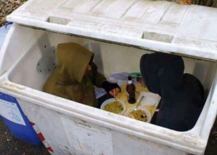 Màn thể hiện tình cảm khó đỡ của hội 'không muốn làm người bình thường khi yêu' - 9