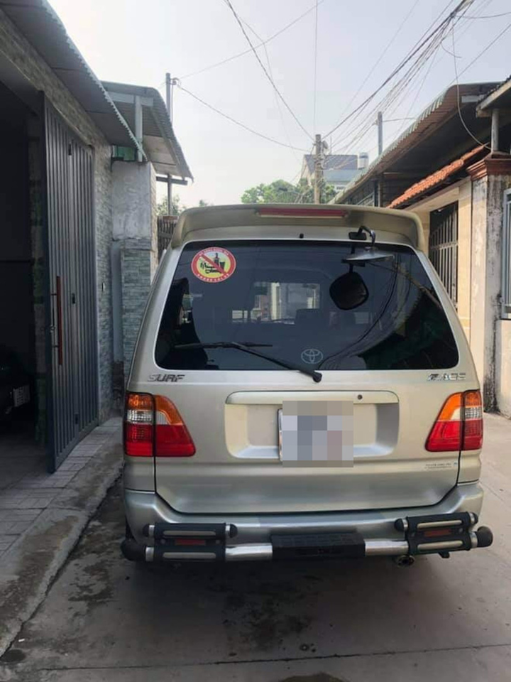 Xe đỗ chắn cửa, bít hẻm, chủ nhà có chiêu 'dằn mặt nhẹ' lại nhận mưa lời khen - 3