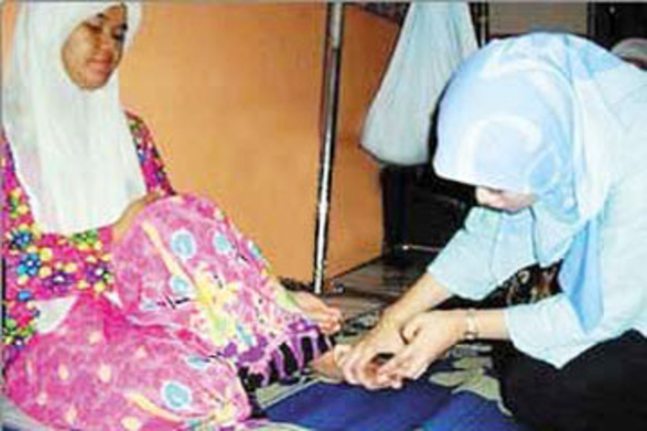 Cô gái có ngón chân ‘nhả ngọc’, bộ sưu tập ‘đá quý’ được mua lại để nghiên cứu - 2